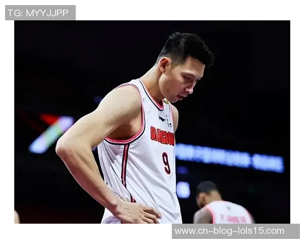 易建联：从篮球场上的传奇到中国体育的标杆，如何影响年轻一代的成长与梦想